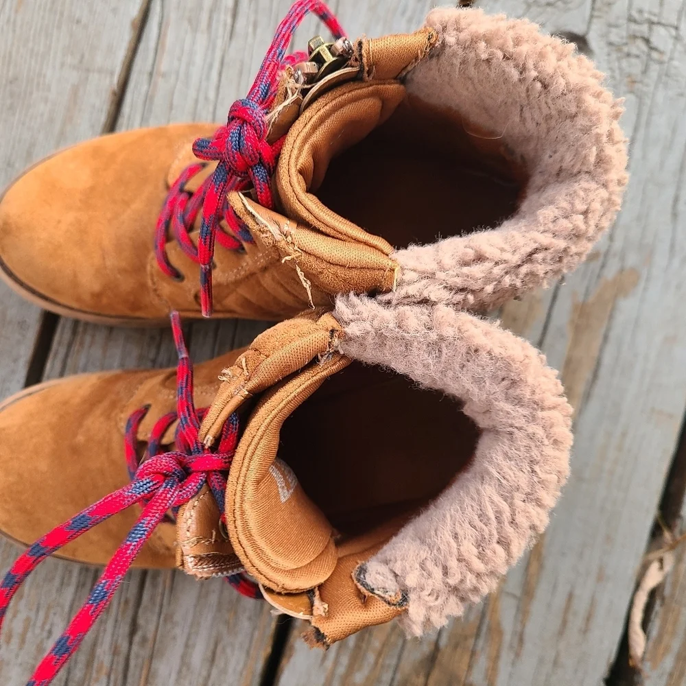 Steve Madden Hoddes Faux Fur Trimmed Boot Little Girl size 3‎